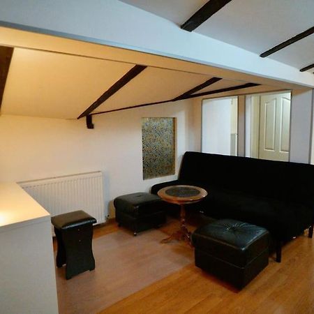 2-Room Cozy Retreat Near City Center Bukurešť Exteriér fotografie