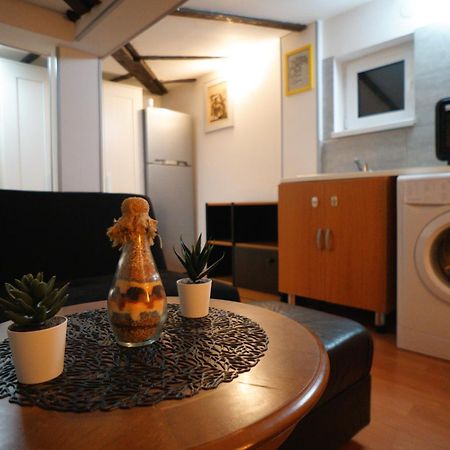 2-Room Cozy Retreat Near City Center Bukurešť Exteriér fotografie