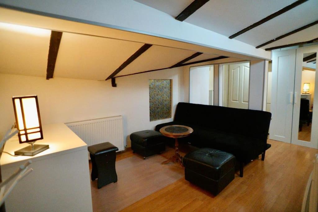 2-Room Cozy Retreat Near City Center Bukurešť Exteriér fotografie