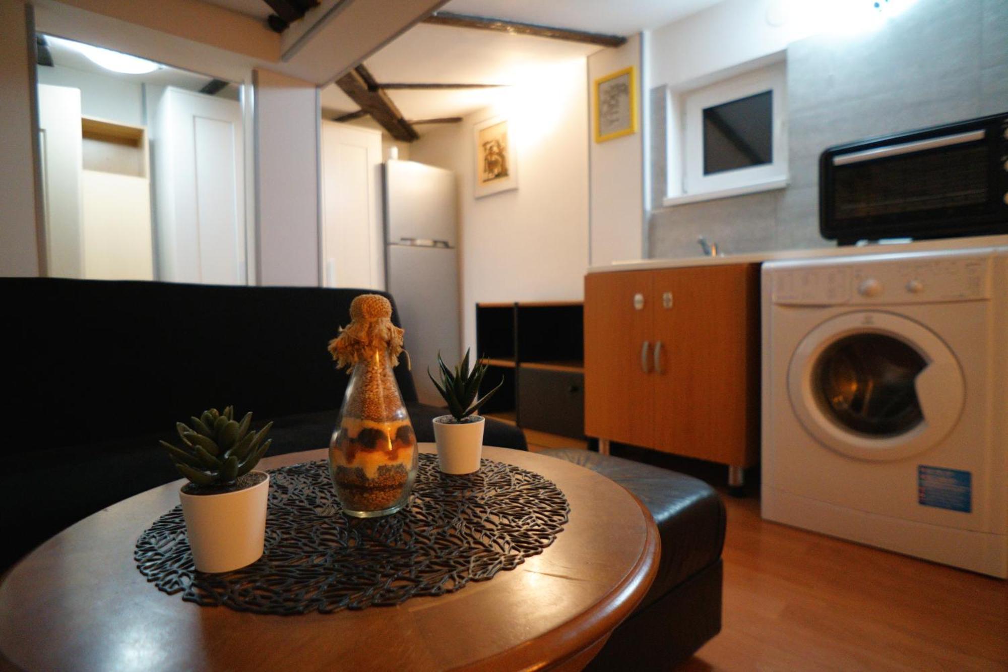 2-Room Cozy Retreat Near City Center Bukurešť Exteriér fotografie